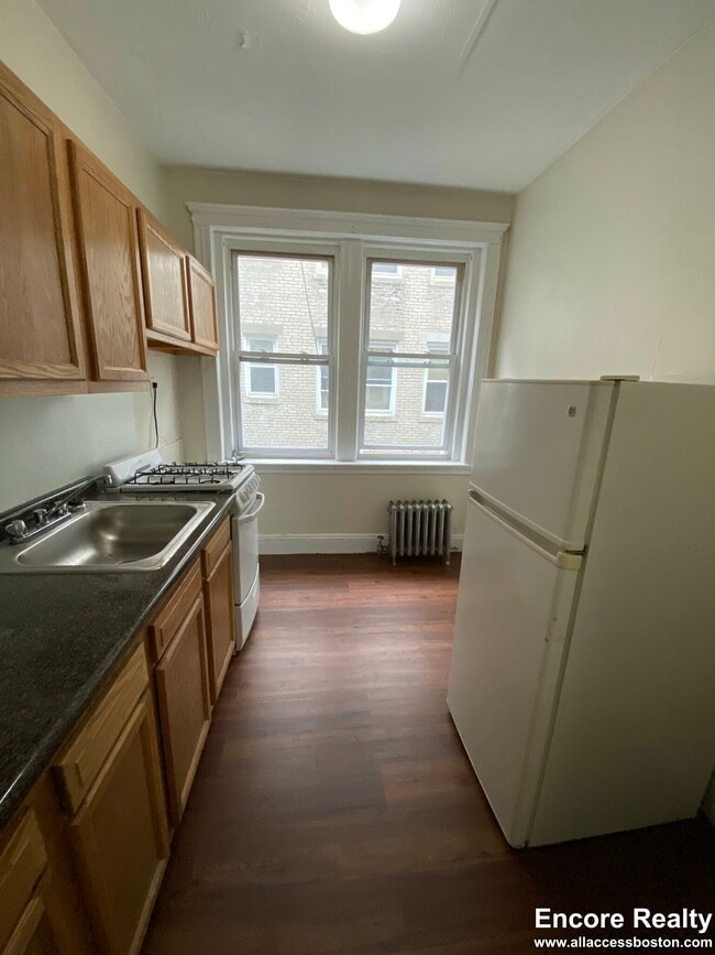 Photo - 1687 Commonwealth Ave Unidad 20