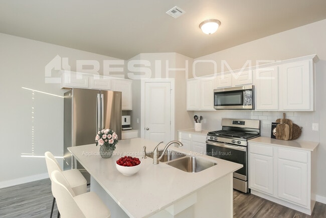 Photo - 9005 Northwest 142nd Street