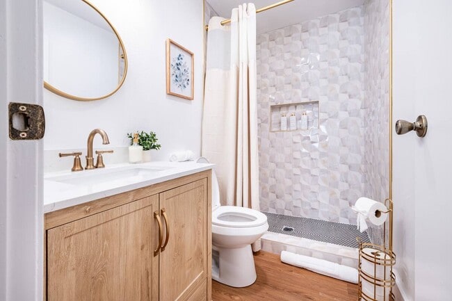 Photo - 5075 Fashion Pl