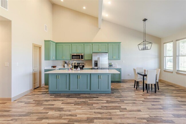 Photo - 303 Bob's Trail