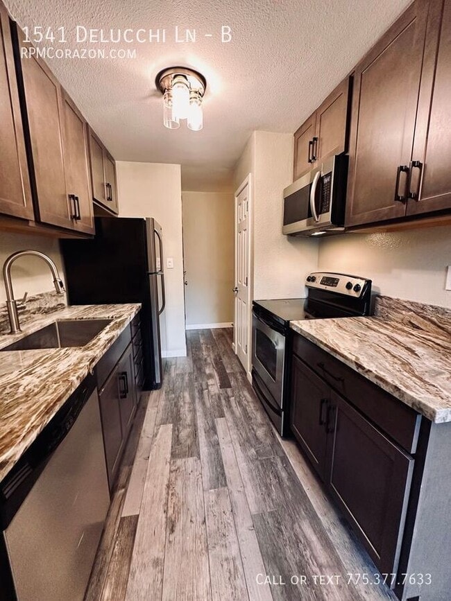 Photo - 1541 Delucchi Ln