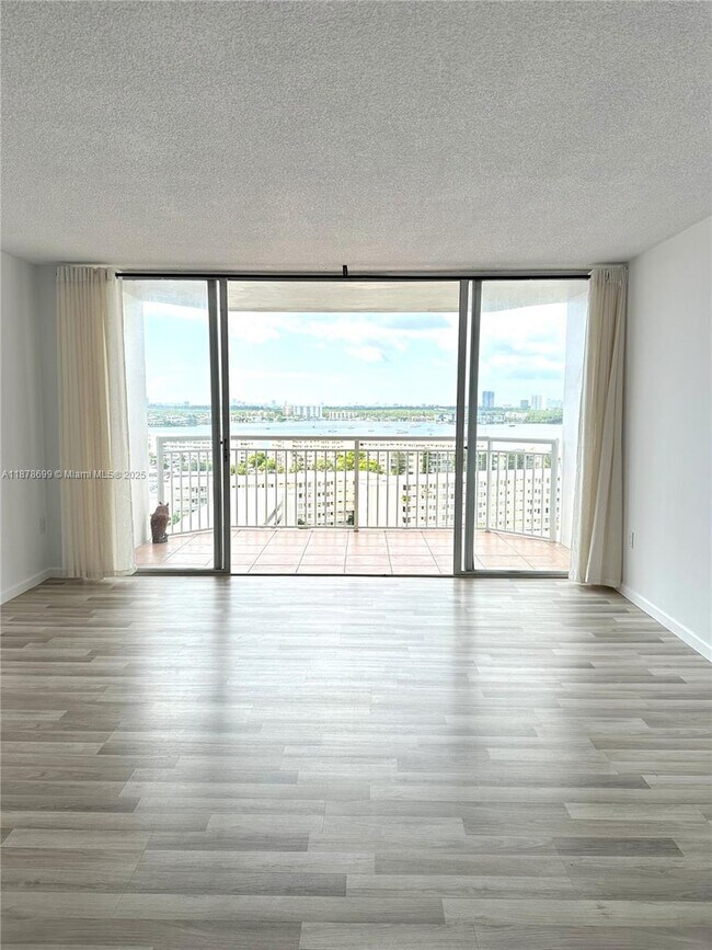 Building Photo - 18041 Biscayne Blvd Unit 1401 Rental