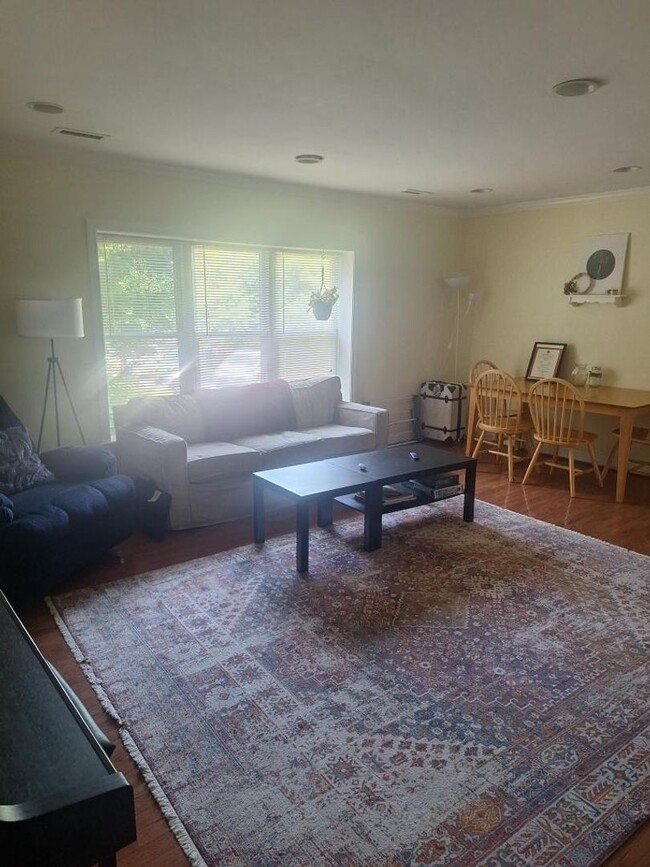 Large, newer, pet friendly 3 bed with all ... - Large, newer, pet friendly 3 bed with all ... House