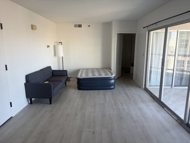 Photo - 900 19th Ave S Unidad 1101