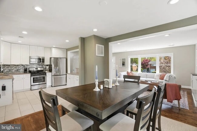 Photo - 810 Venice Dr