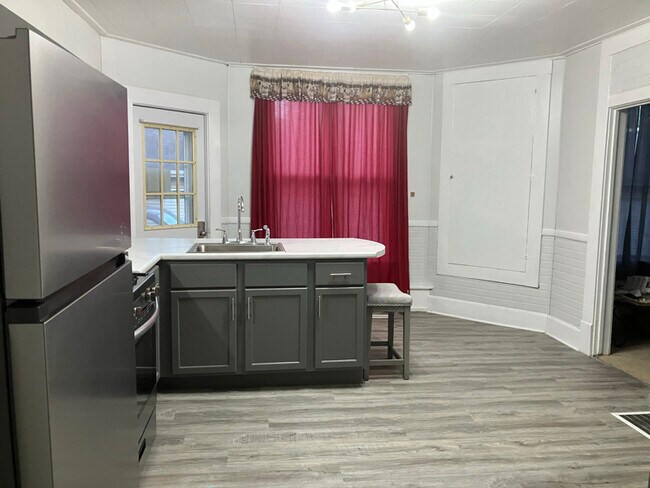 Photo - 3 N Oak St Unit A