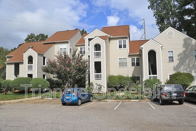 Building Photo - 6020 Winterpointe Ln Unit 101