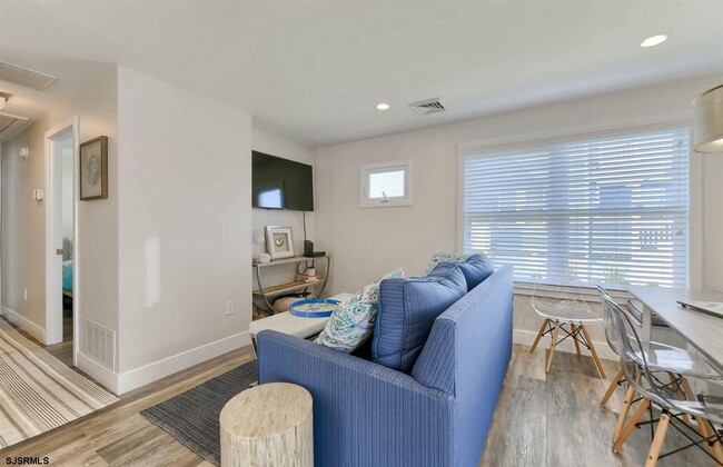 Photo - 102 N Essex Ave