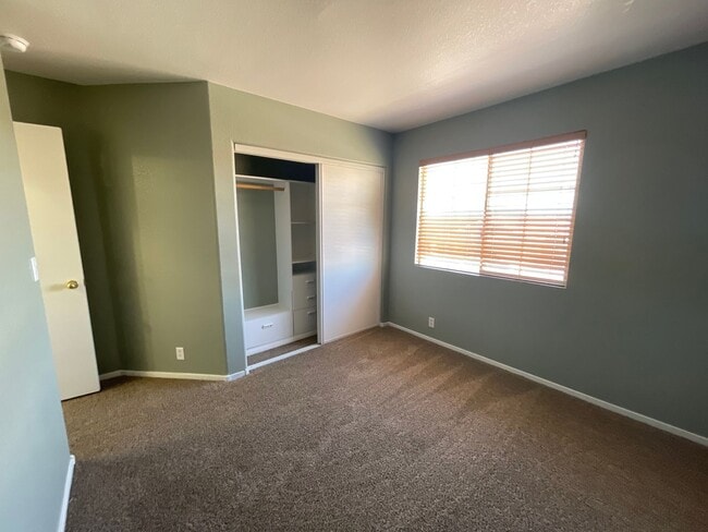 Photo - 5848 Red Dawn St