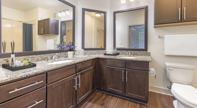 2BD, 2BA - 1180SF - Bathroom