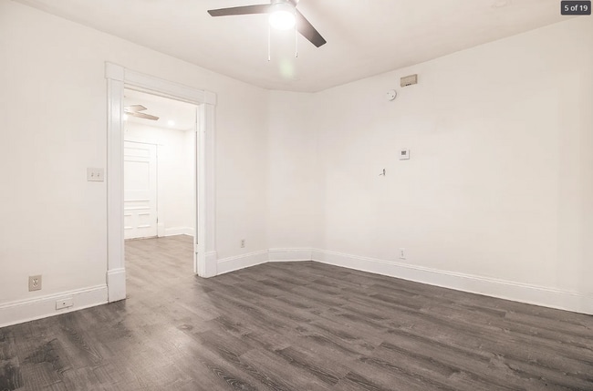 Photo - 689 Vernon Ave SE Unit B