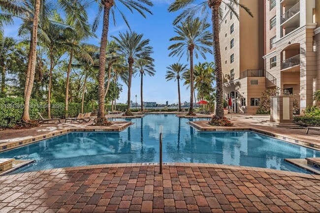 Building Photo - 17150 N Bay Rd Unit 2821