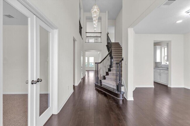 Photo - 2513 Cappelle Way