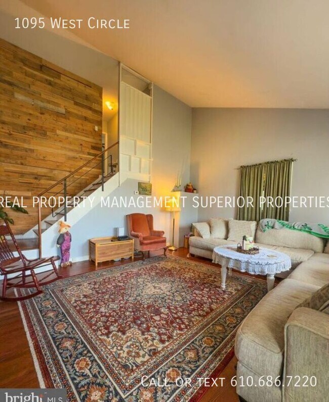 Photo - 1095 West Cir