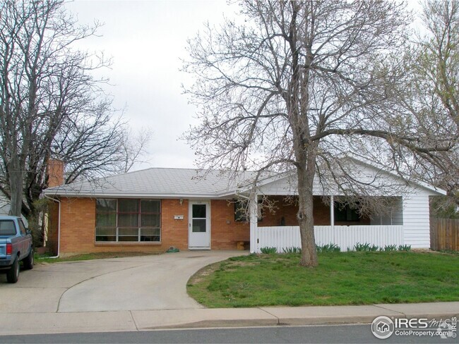 Building Photo - Spacious 6-Bedroom Ranch in Martin Acres –... Rental