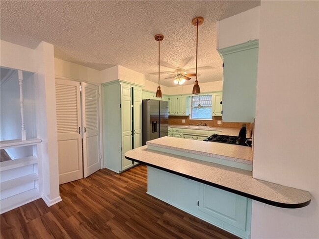 Photo - 606 Cedar St