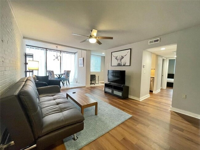 Building Photo - 345 7th St NE Unit 8 Rental