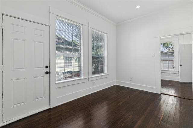Photo - 820 W 10th St