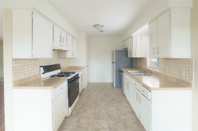 Photo - 5603 Porsche Ln