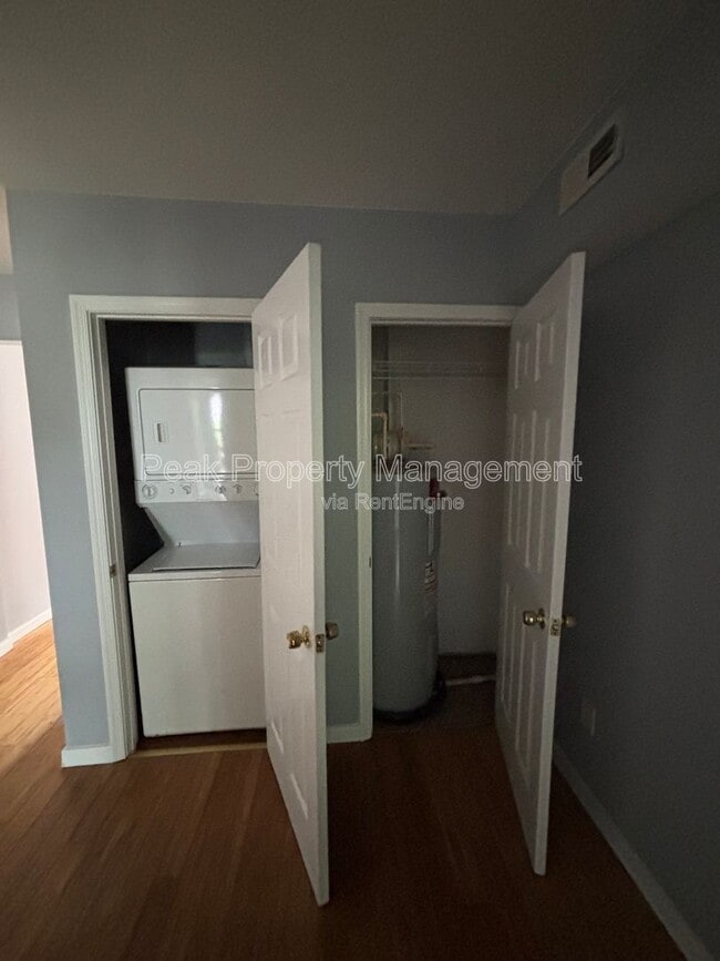 Photo - 2121 W Cary St Unit B