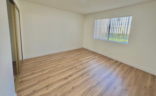 Photo - Townhome 2 bed 1.5 Bath in Anaheim