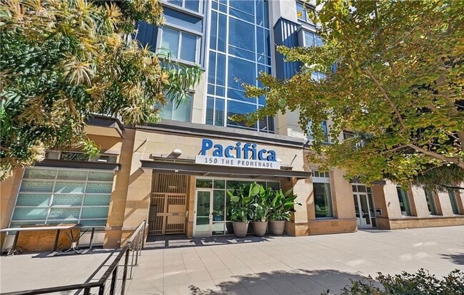 Photo - **150 The Promenade N #415 Long Beach** Upstairs Spacious 2 bedroom 2 bath !!2 weeks free OAC!!