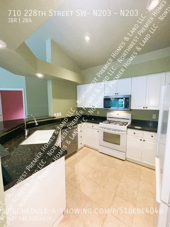 Photo - 710 228th St SW