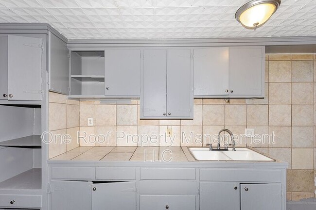 Photo - 3223 E 8th St