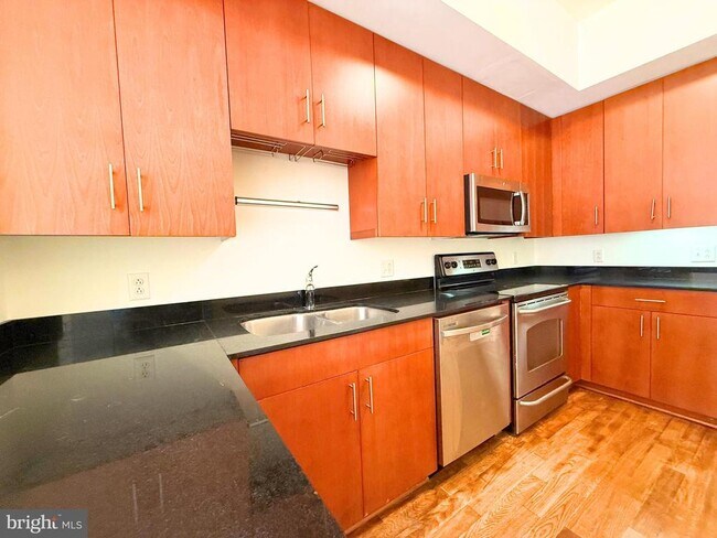 Building Photo - 910 M St NW Unit 126 Rental