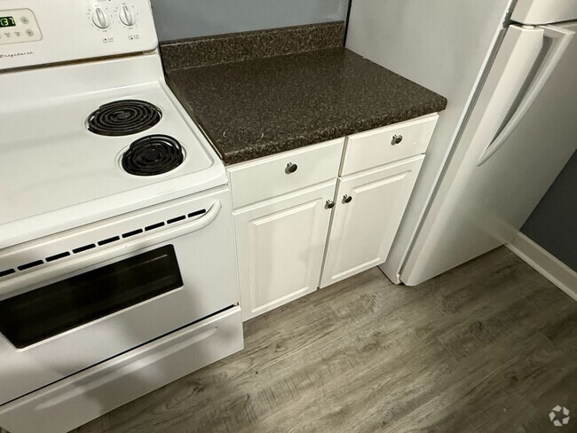 Building Photo - 303 W Lawrence St Unit C Rental