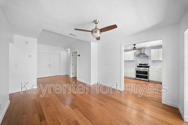 Photo - 4779 Lakewood Blvd