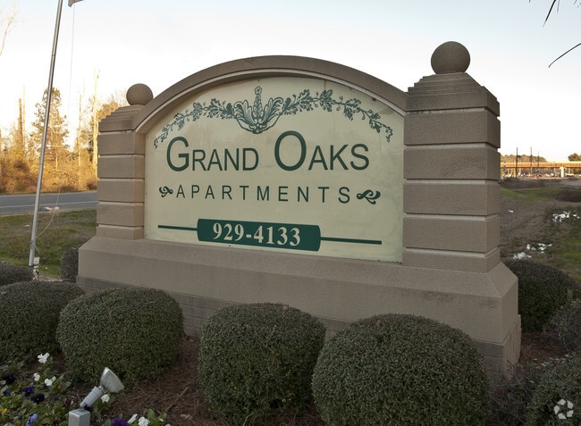 Photo - Grand Oaks