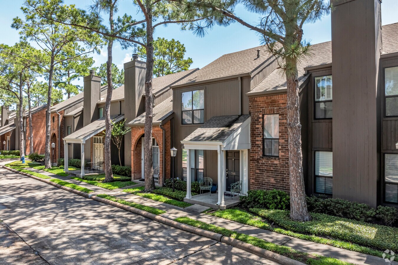 701 Bering Dr - Alternate - Woodway Pines Townhomes Condo