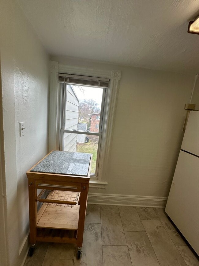 Photo - Royal Oak Triplex - Washington Unit Upstairs # 3