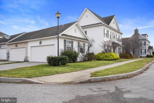 Photo - 403 Shadetree Blvd