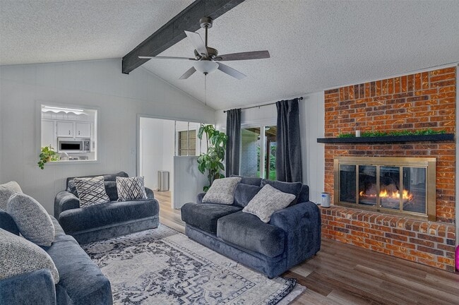 Photo - 130 Elmview Ln