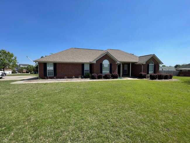 Building Photo - 499 Marble Falls