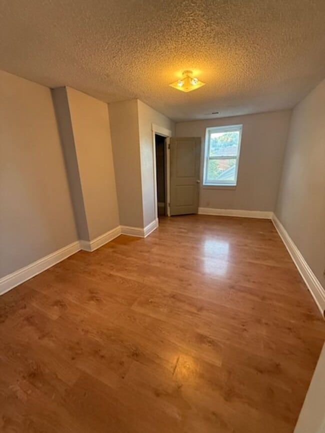 1332 Buchanan Ave Unit 1332 1/2 Buchanan Ave. St. Joseph, MO 64501