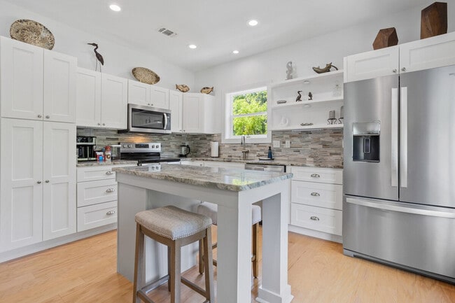 Photo - 111 Eleanor Ave Unit SI ID1473635P