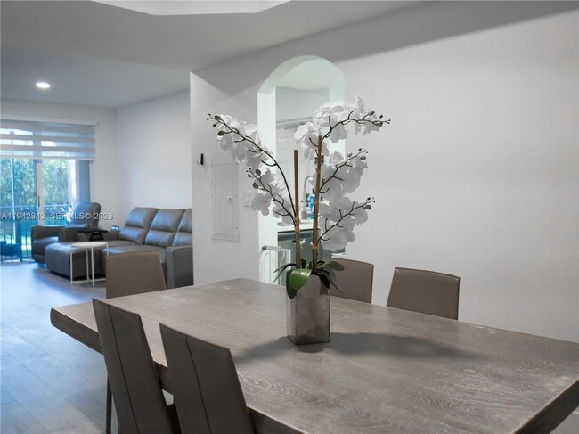 Building Photo - 6670 NW 114th Ave Unit 608