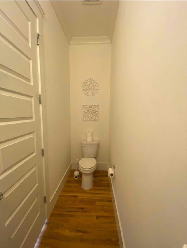 Photo - 225 Airlie Dr