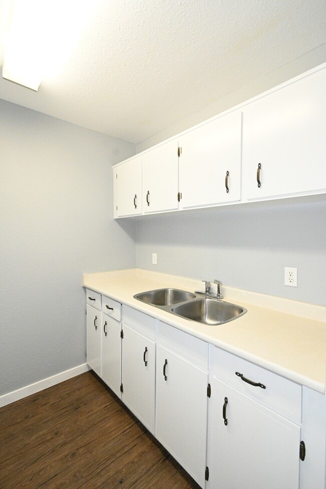 4280 Quentin Ave Unit 212