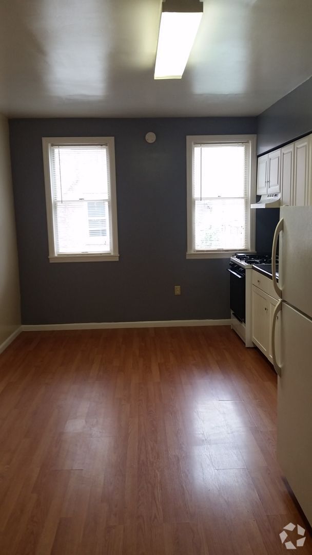 Building Photo - Super cute 1 bedroom apartment on the Sout... Unit 1