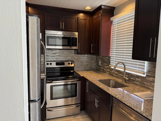 Building Photo - 2755 W Atlantic Ave Unit D-208 Rental