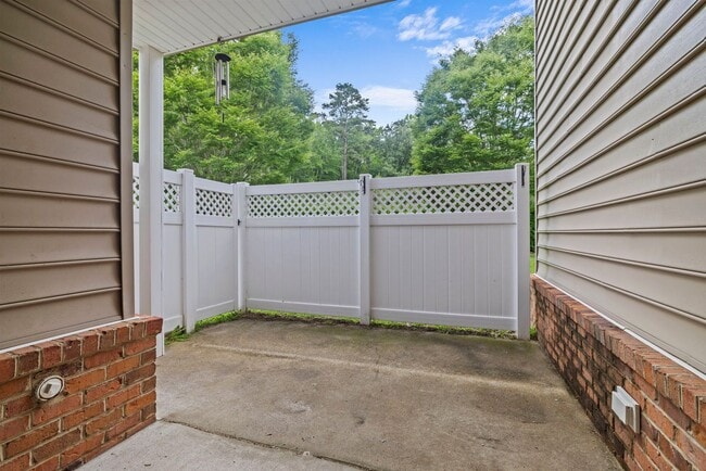 Photo - Beautifully Maintained 3-Bedroom Townhome with Bonus Room in Desirable Community