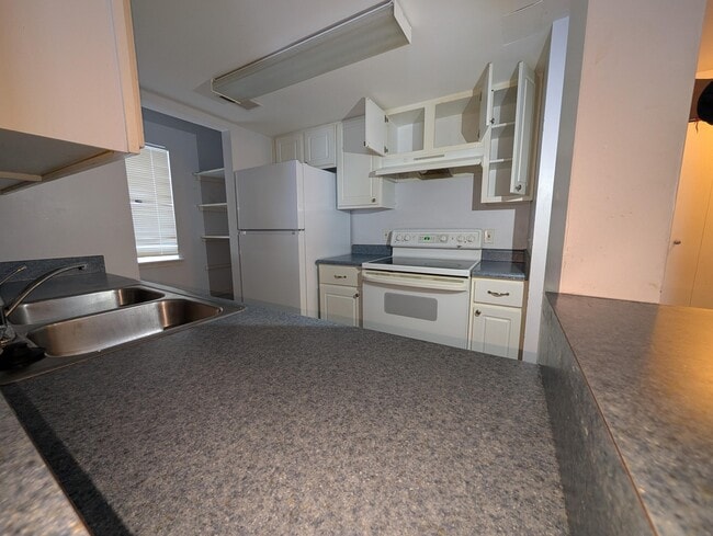 Photo - 849 Brandon Ave