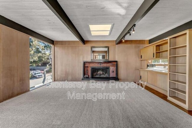 Photo - 635 Grace St