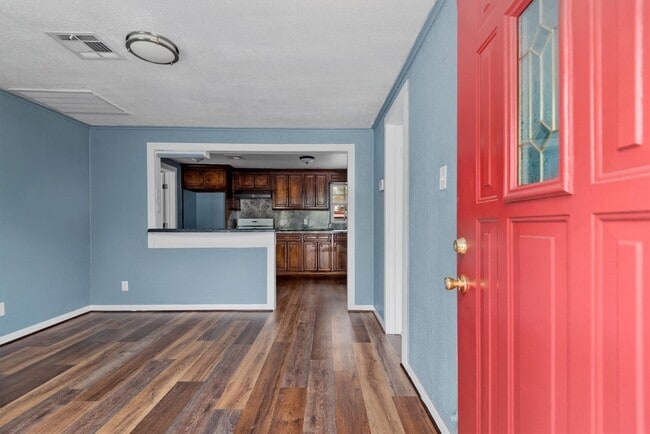Photo - 3914 Cetti St