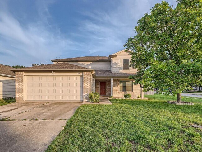 Building Photo - 215 Spruce Dr