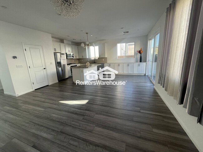 Photo - 856 Benning St